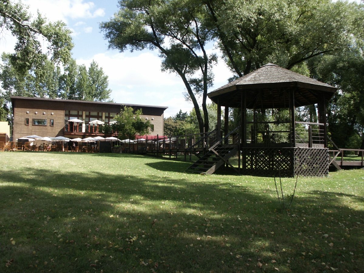 Boathouse — bar area